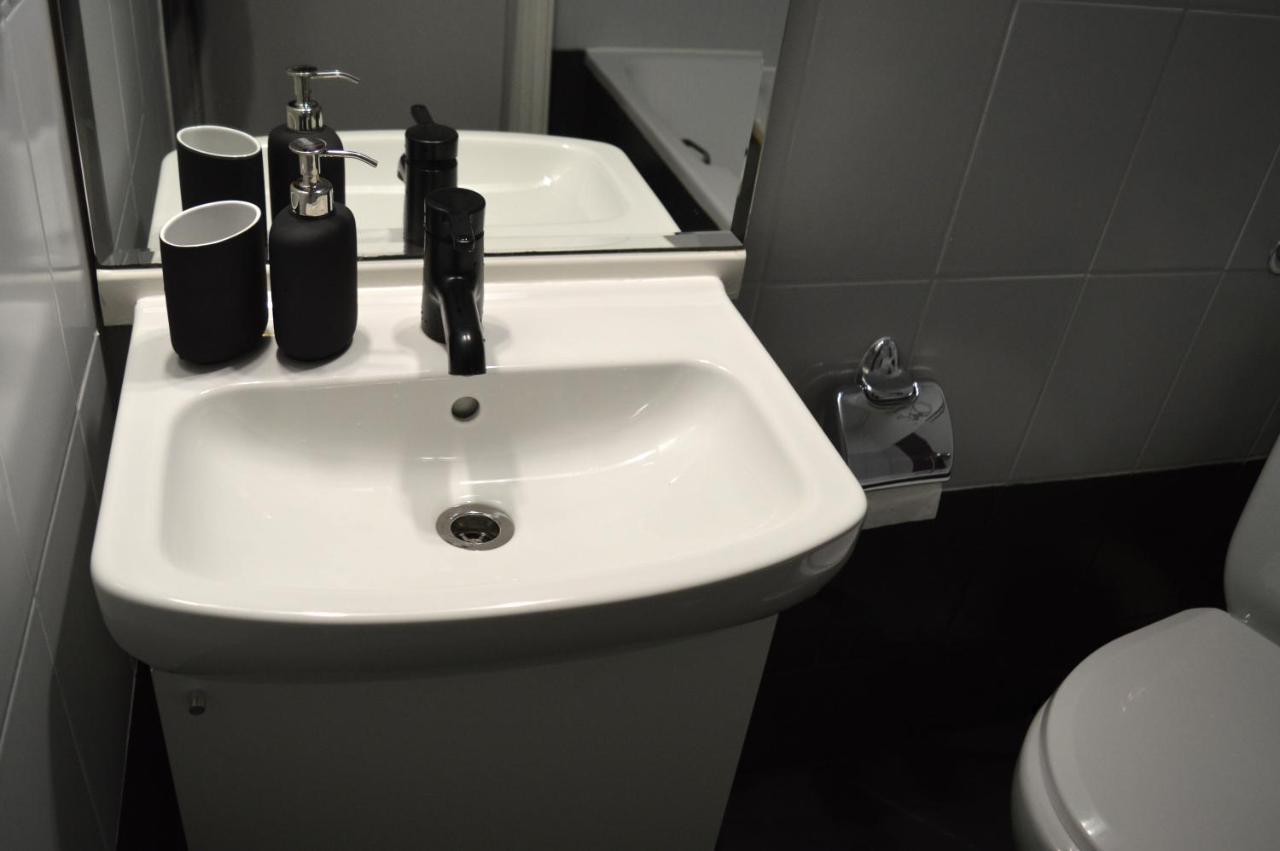 Ευρύχωρο Διαμέρισμα Στο Κέντρο Της Πόλης カストリア エクステリア 写真